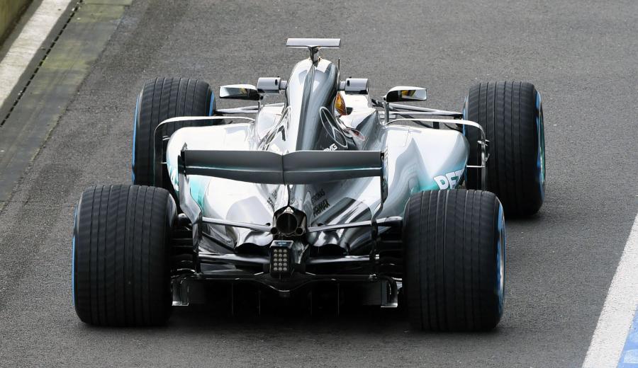  Mercedes-AMG F1 W08 EQ Power+ 2017 года  (фото 33 из 44)